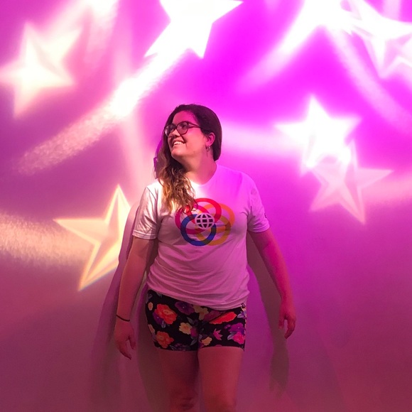 Meet your Posher, Kate - Picture 2 of 2